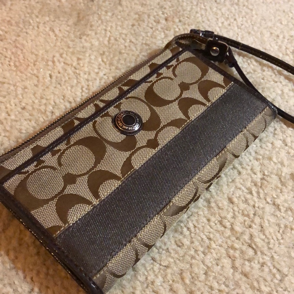 ‼️PRICE DROPPED‼️ Coach wallet/wristlet